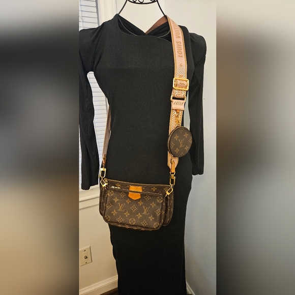 Louis Vuitton Cross Body - Picture 1 of 6